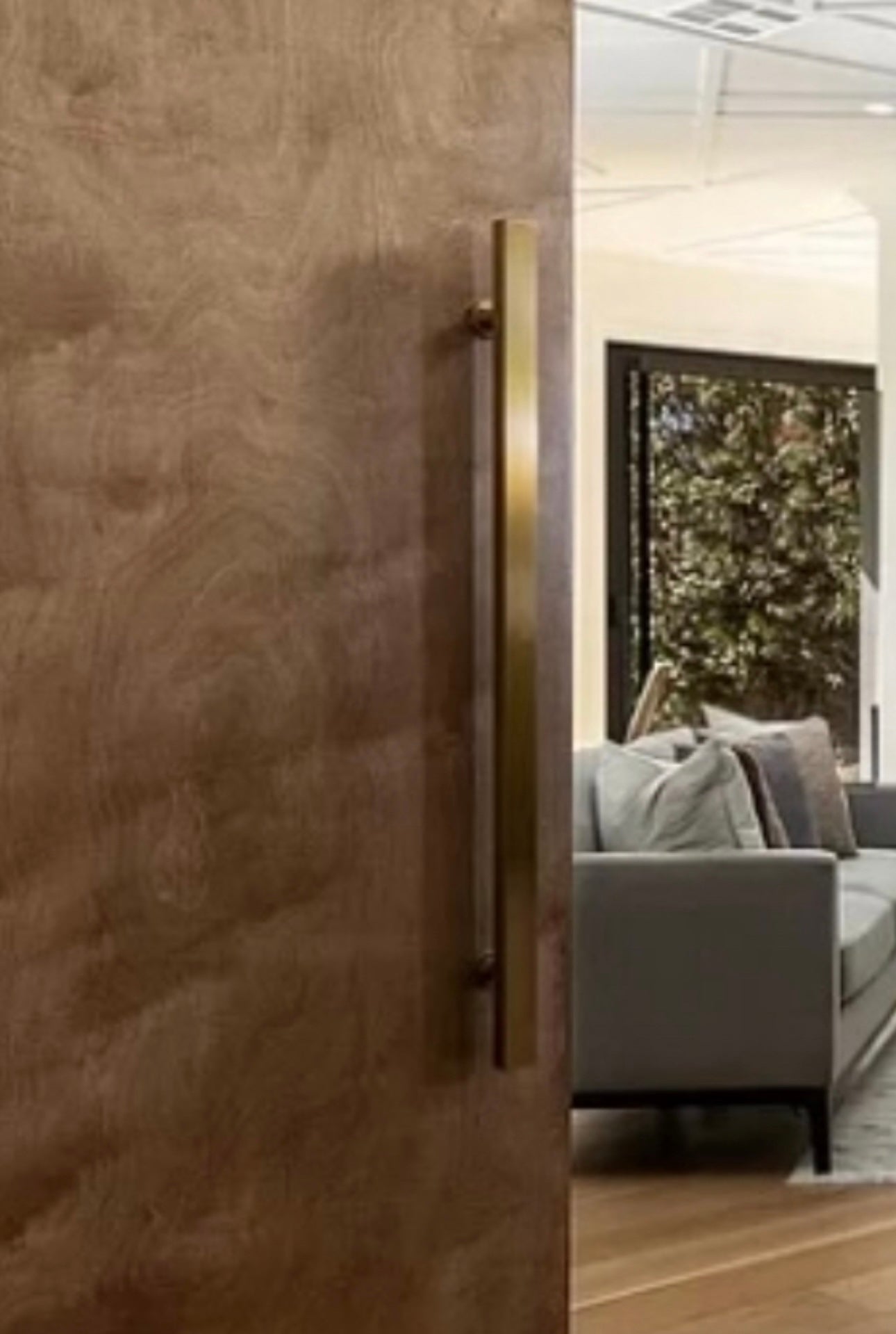 Prestige Squared Gold Door Handle – 24”